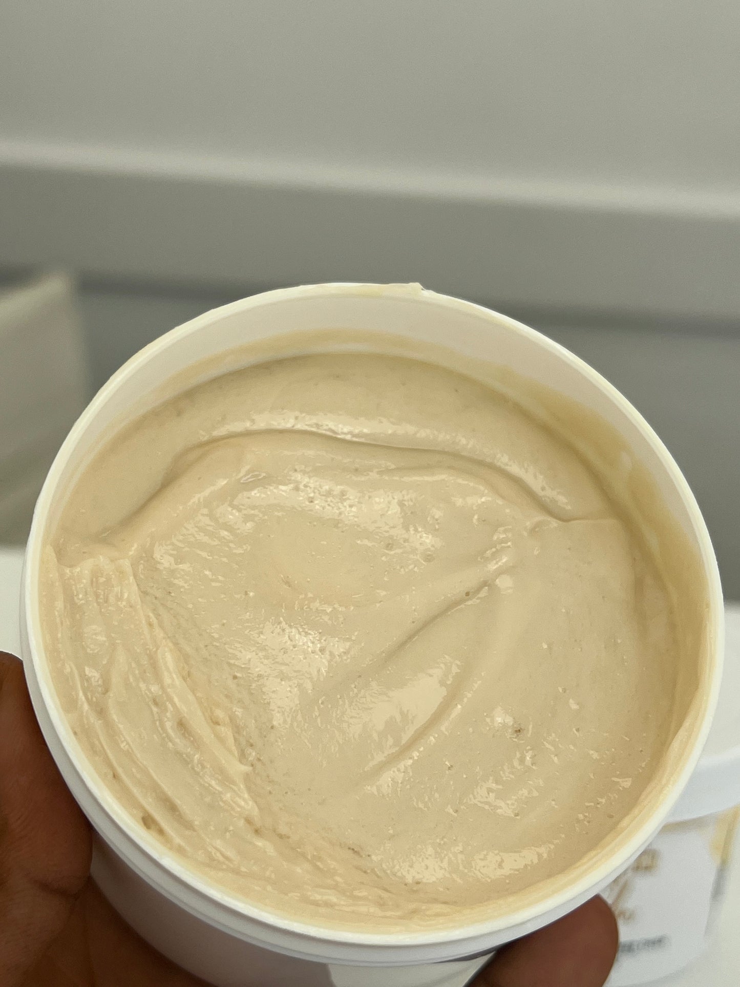 BRIGHTENING INNER THIGH CREAM